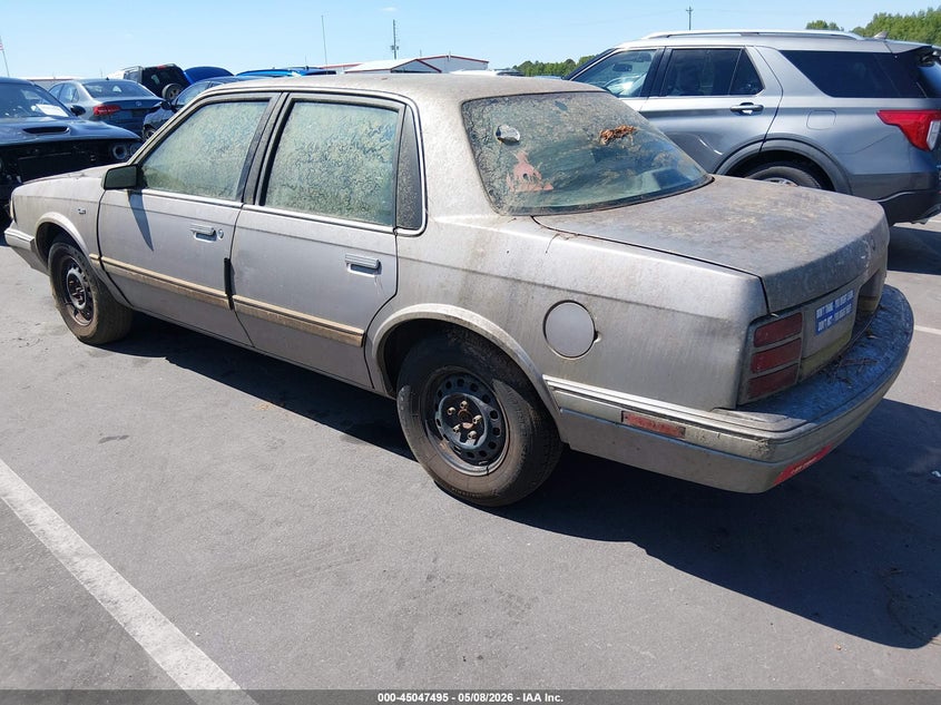 1996 OLDSMOBILE CIERA auction photo 3
