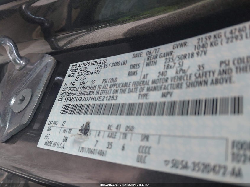 VIN 1FMCU9JD7HUE21253 2017 FORD ESCAPE TITANIUM