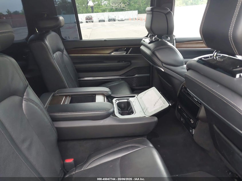 2022 Jeep Grand Wagoneer Series I 4X4 VIN: 1C4SJVEP2NS185219 Lot: 45047744