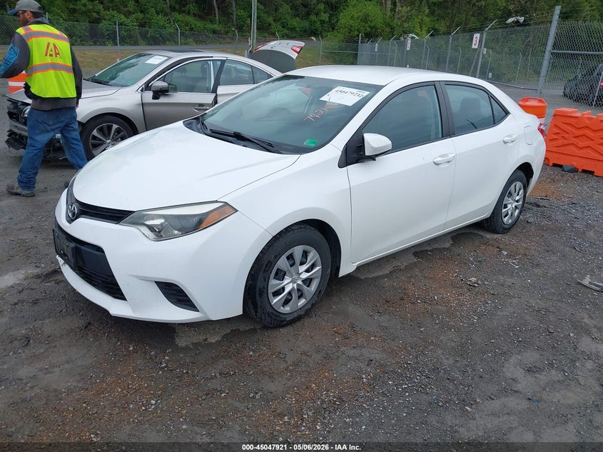 2015 Toyota Corolla L 2T1BURHE0FC233425 photo 1