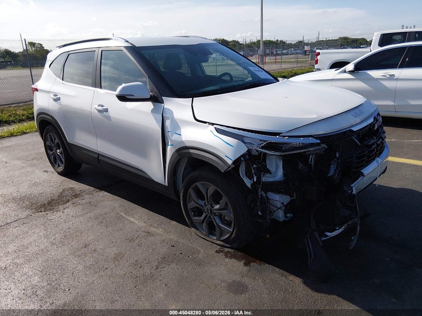 Vin: kndeucaa2r7635373, lot: 45545810, kia seltos s 2024 img_1