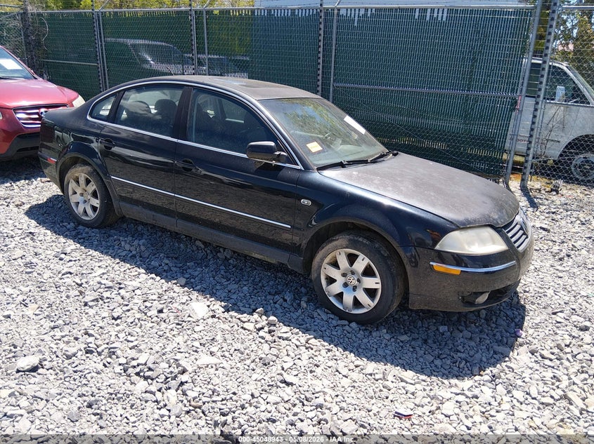 VOLKSWAGEN PASSAT 2002. Lot# 45048943. VIN WVWRH63B12P354992. Photo 1
