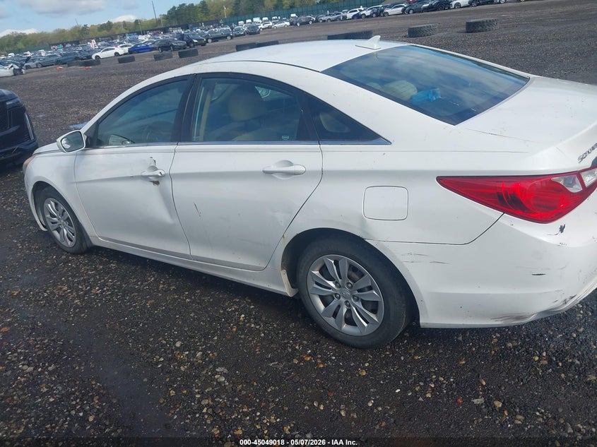 2011 HYUNDAI SONATA auction photo 3