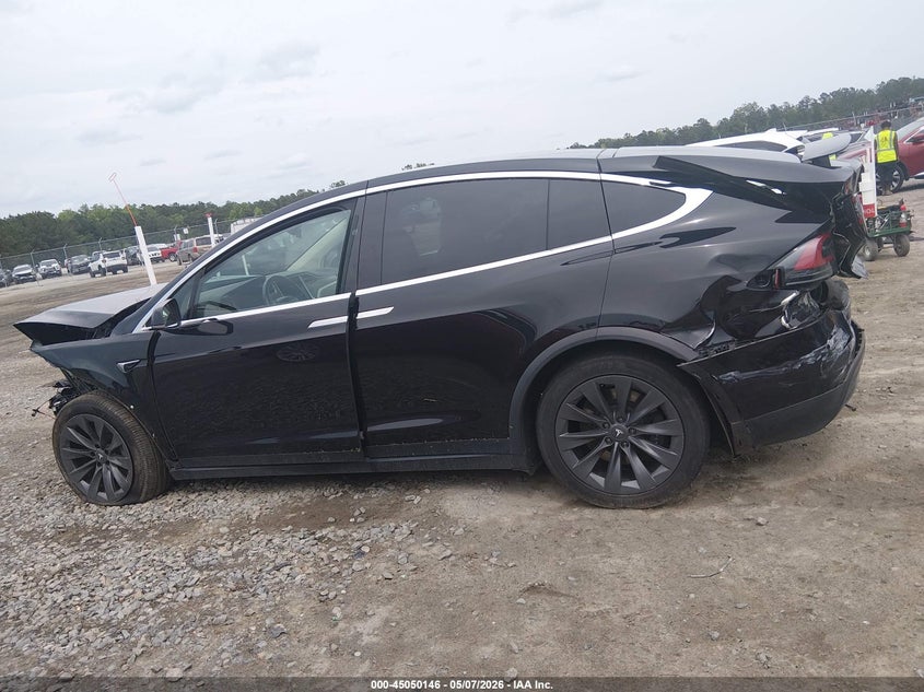 2017 Tesla Model X 100D/75D/90D VIN: 5YJXCAE22HF079156 Lot: 45050146