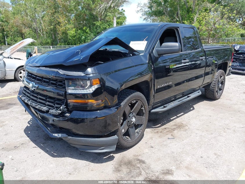 2017 Chevrolet Silverado 1500 Custom 1GCRCPEC1HZ268878 photo 1