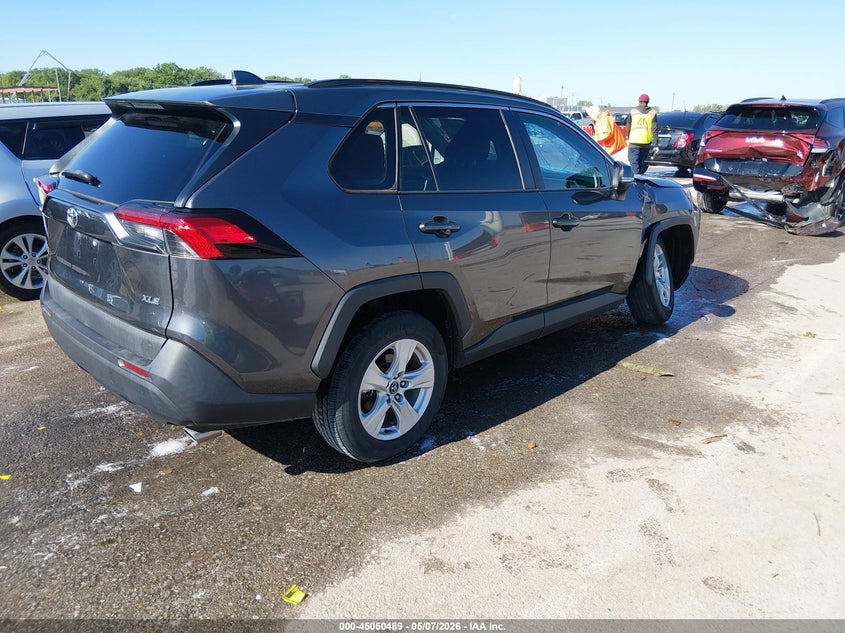 2020 TOYOTA RAV4 auction photo 4