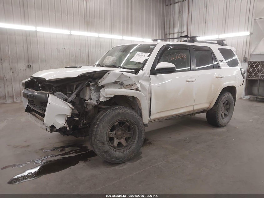 2020 TOYOTA 4RUNNER auction photo 2