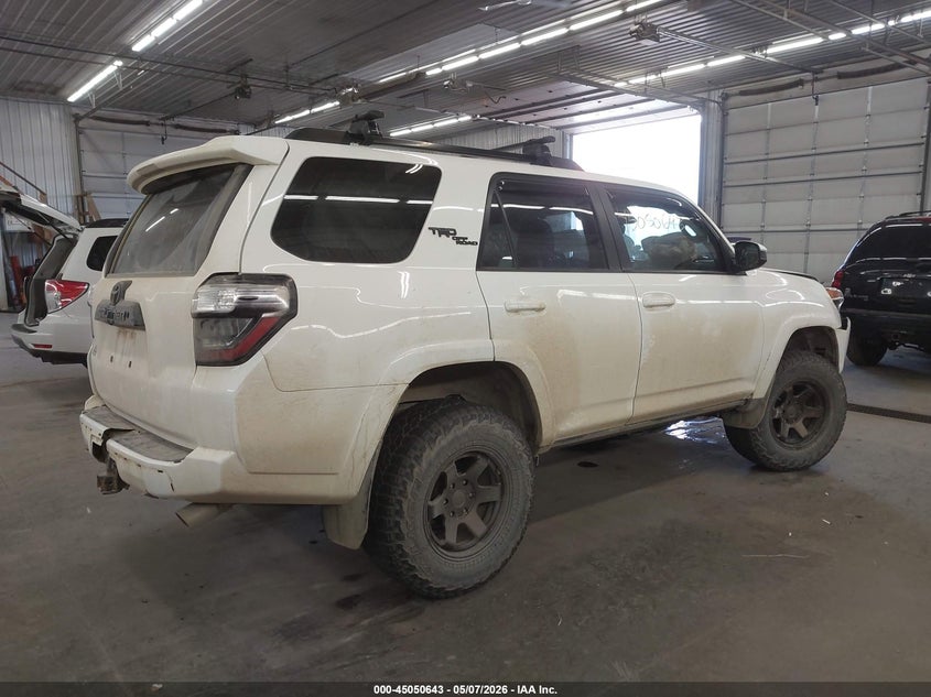 2020 TOYOTA 4RUNNER auction photo 4