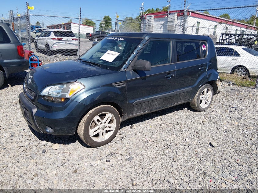 2011 Kia Soul + KNDJT2A27B7345222 photo 1