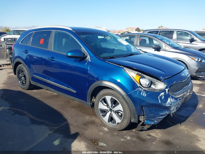 Vin: kndcb3lcxh5057416, lot: 45548584, kia niro lx 2017 img_1