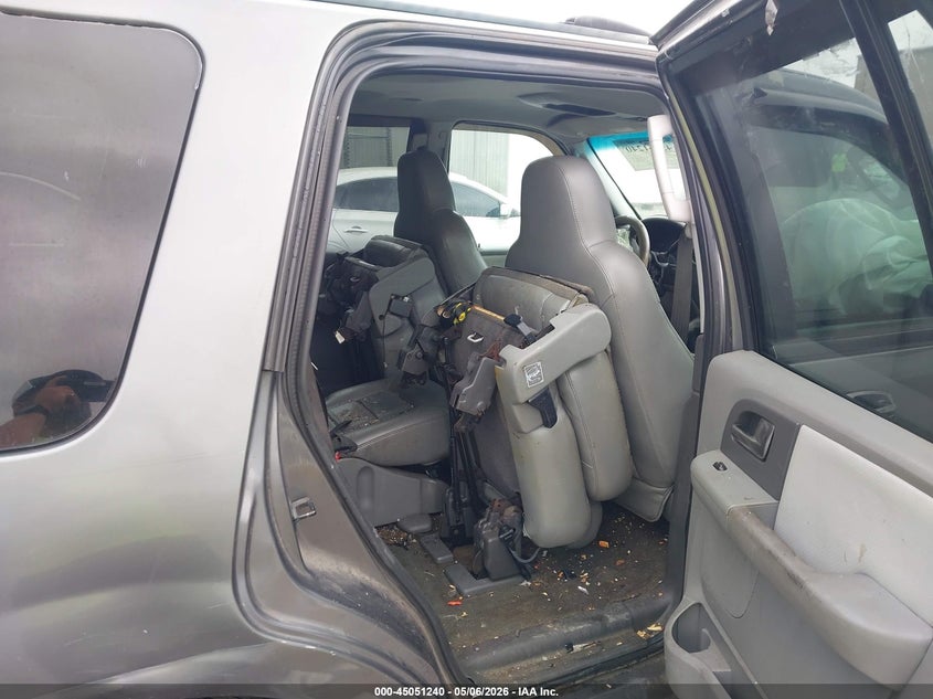 2004 Ford Expedition Xlt/Xlt Sport VIN: 1FMRU15W34LA92977 Lot: 45051240