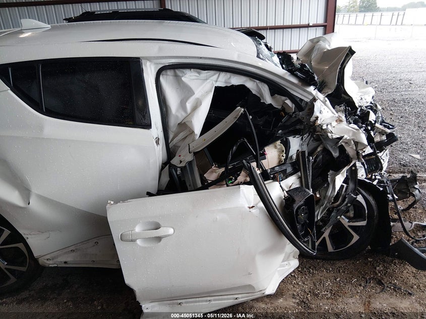 2018 TOYOTA C-HR auction photo 5