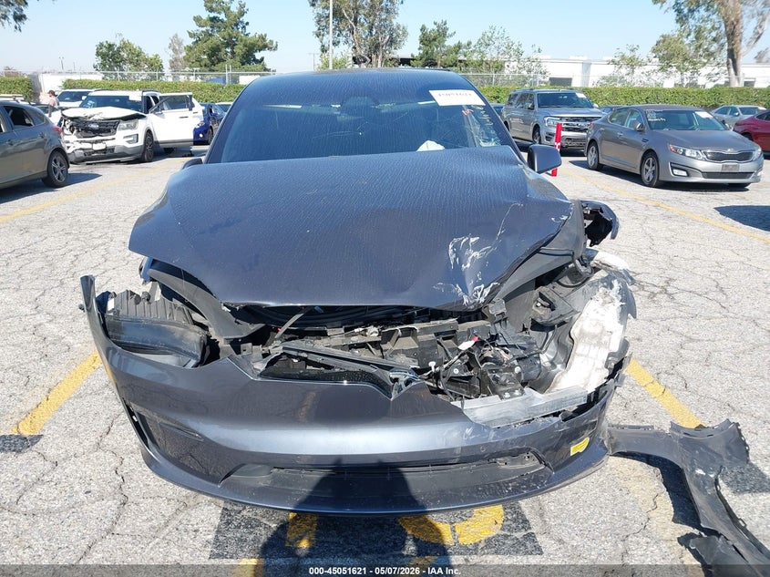 2022 Tesla Model X Dual Motor All-Wheel Drive VIN: 7SAXCBE56NF334115 Lot: 45051621