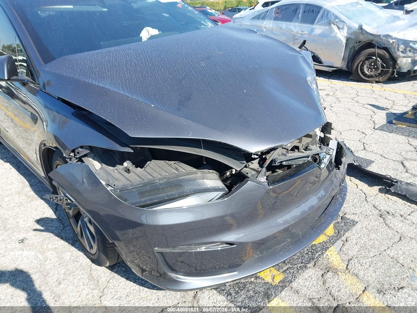 2022 Tesla Model X Dual Motor All-Wheel Drive VIN: 7SAXCBE56NF334115 Lot: 45051621
