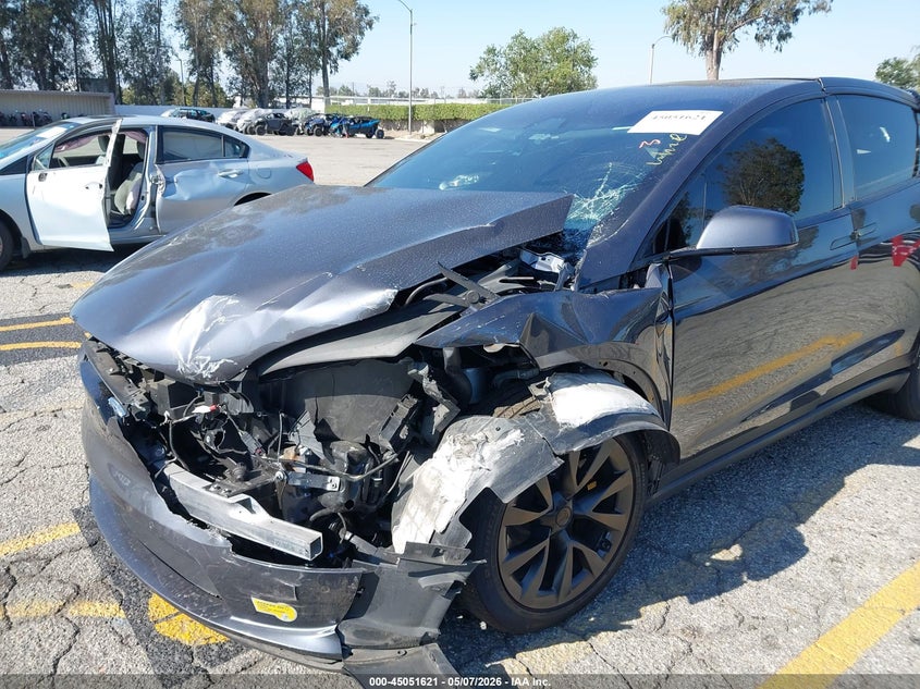 2022 Tesla Model X Dual Motor All-Wheel Drive VIN: 7SAXCBE56NF334115 Lot: 45051621