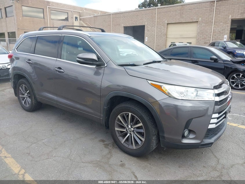 2017 TOYOTA HIGHLANDER XLE