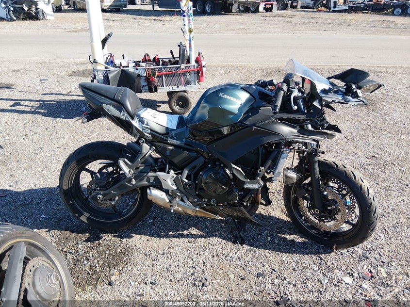 2025 Kawasaki Ex650 P VIN: ML5EXEP14SDAF2765 Lot: 45052203