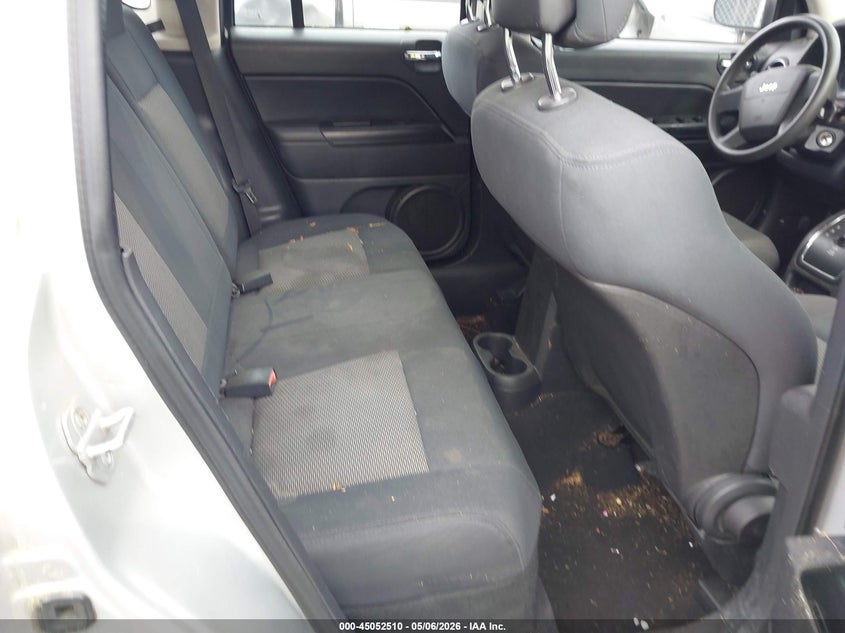 1J4NT4FB9AD554025 2010 Jeep Compass 2.4 Sport grey