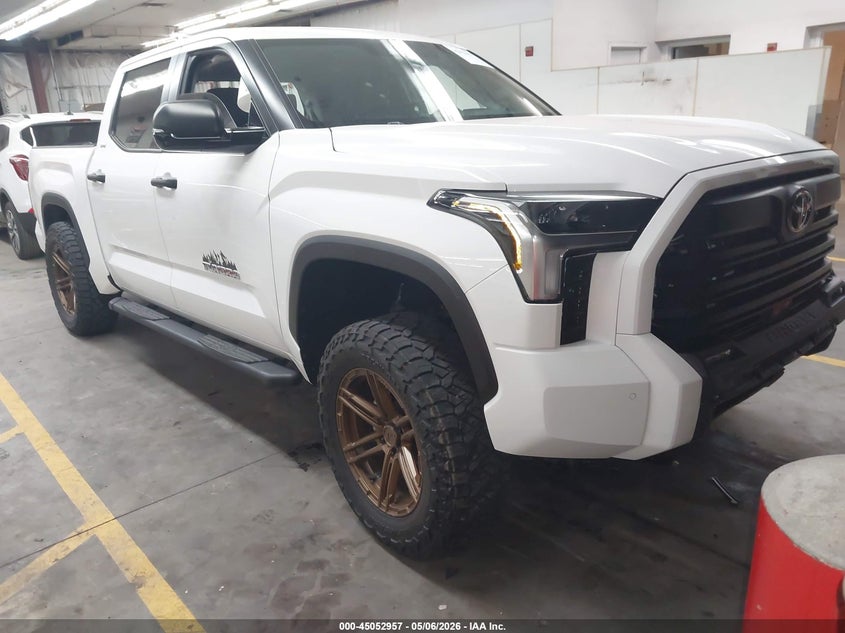 2024 TOYOTA TUNDRA SR5