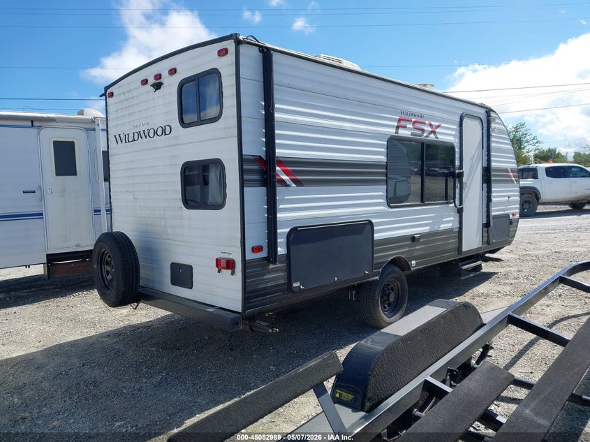 2020 FOREST RIVER WILDWOOD 179DBK 21' auction photo 4