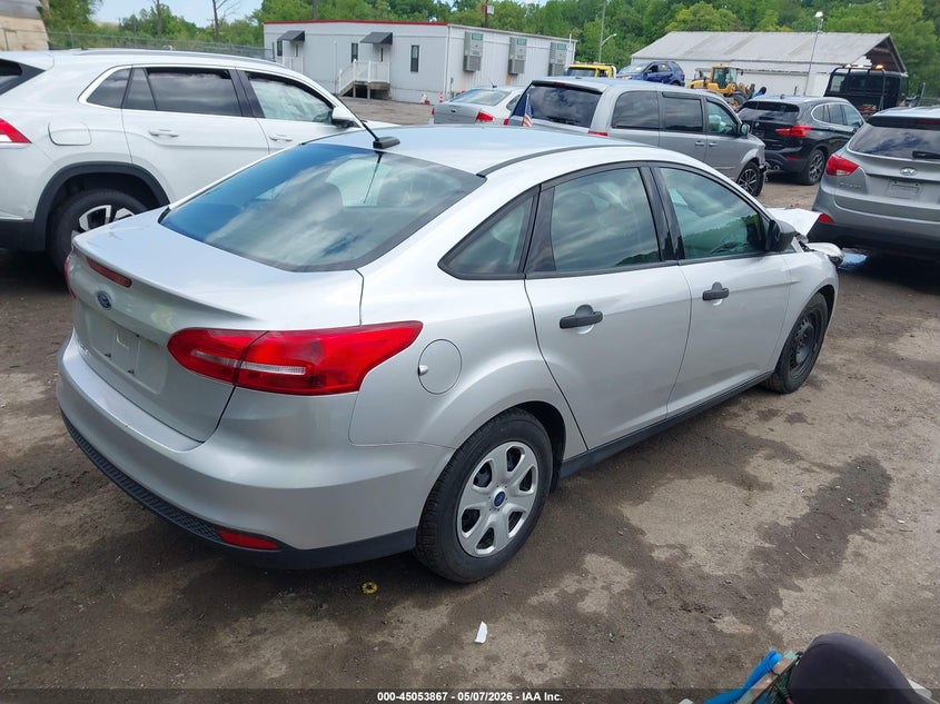 Vin: 1fadp3e2xhl345092, lot: 45551397, ford focus s 20174