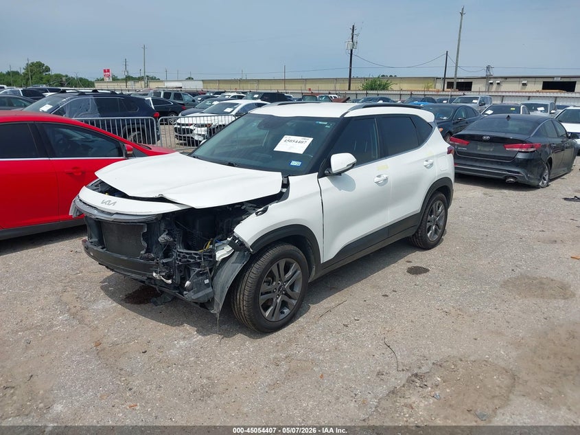 2023 KIA SELTOS auction photo 2