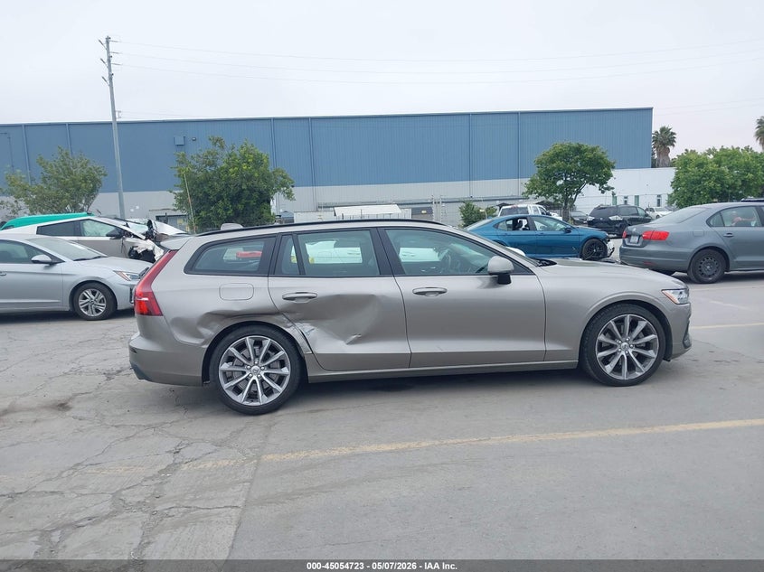 2021 Volvo V60 T5 Momentum VIN: YV1102EK3M2427316 Lot: 45054723