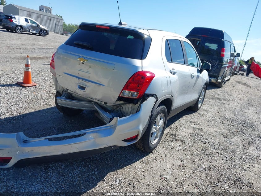 2020 CHEVROLET TRAX auction photo 4