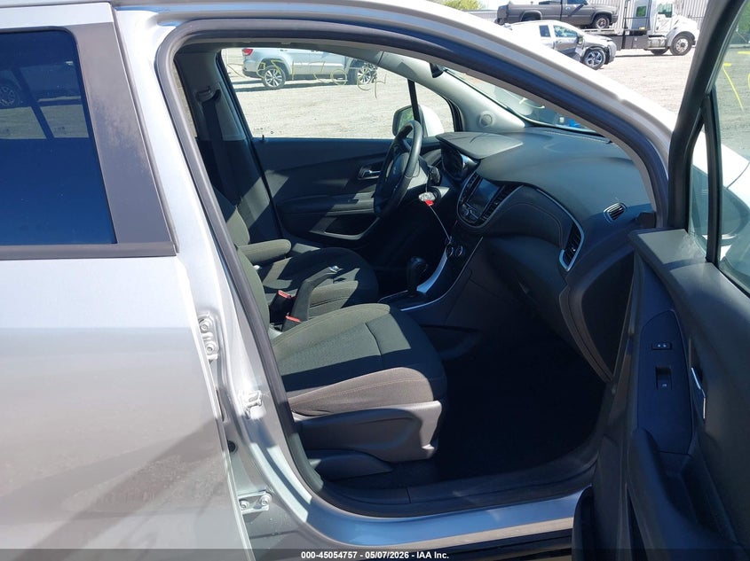 2020 CHEVROLET TRAX auction photo 5