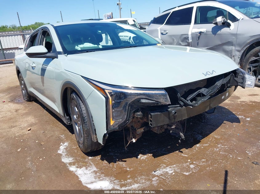 2025 KIA K4 auction photo 1