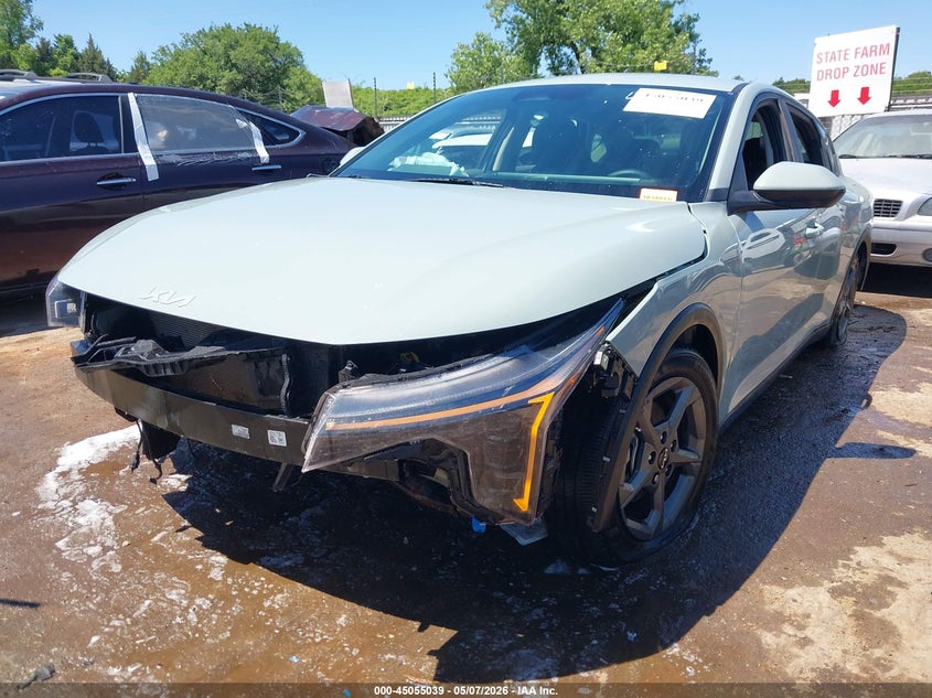 2025 KIA K4 auction photo 2