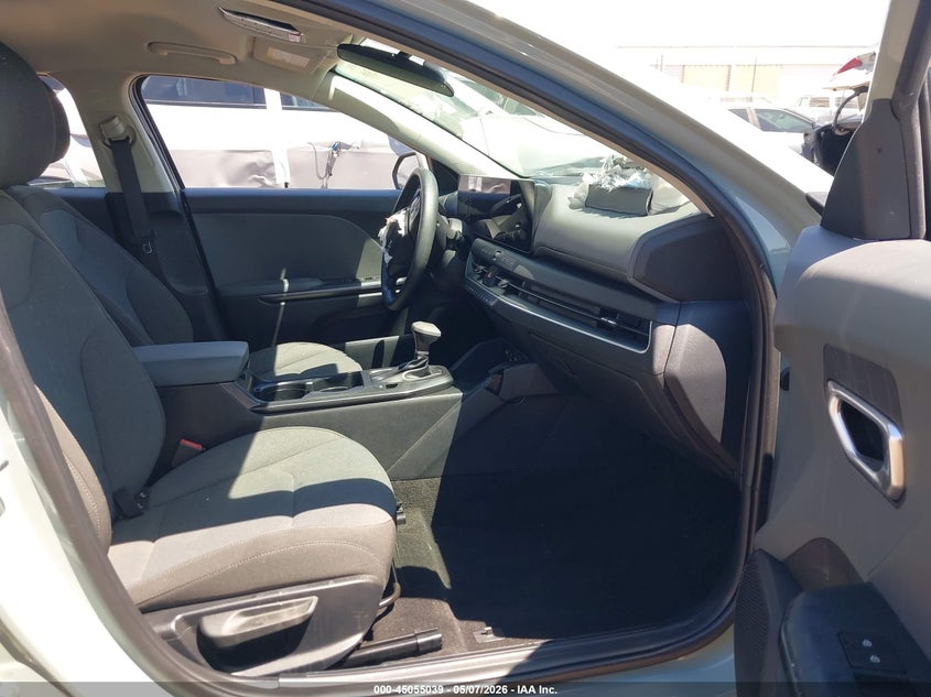 2025 KIA K4 auction photo 5