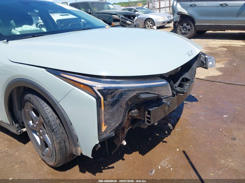 2025 KIA K4 auction photo 6