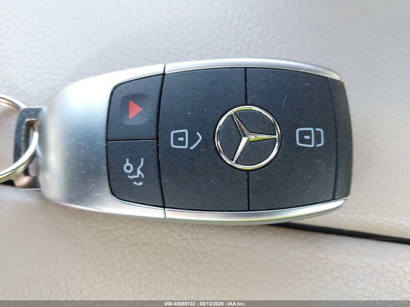2021 MERCEDES-BENZ GLC 300 4MATIC SUV — Photo 11
