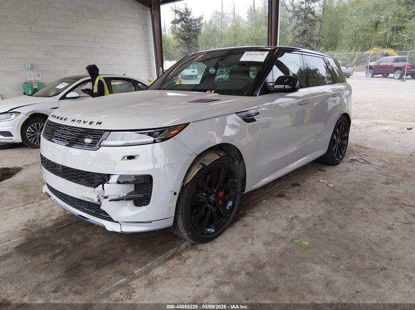 2024 LAND ROVER RANGE ROVER SPORT auction photo 2
