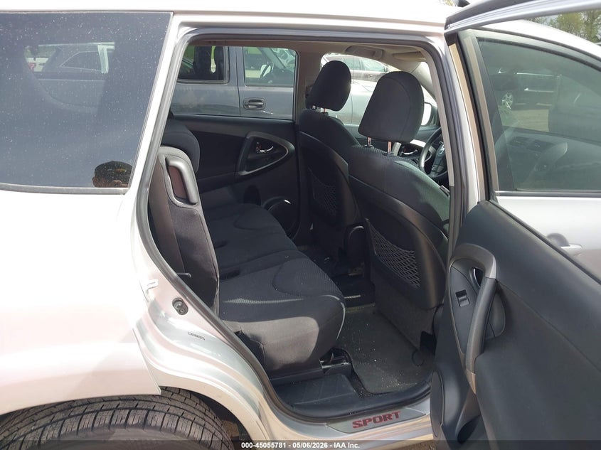 2011 TOYOTA RAV4 auction photo 8