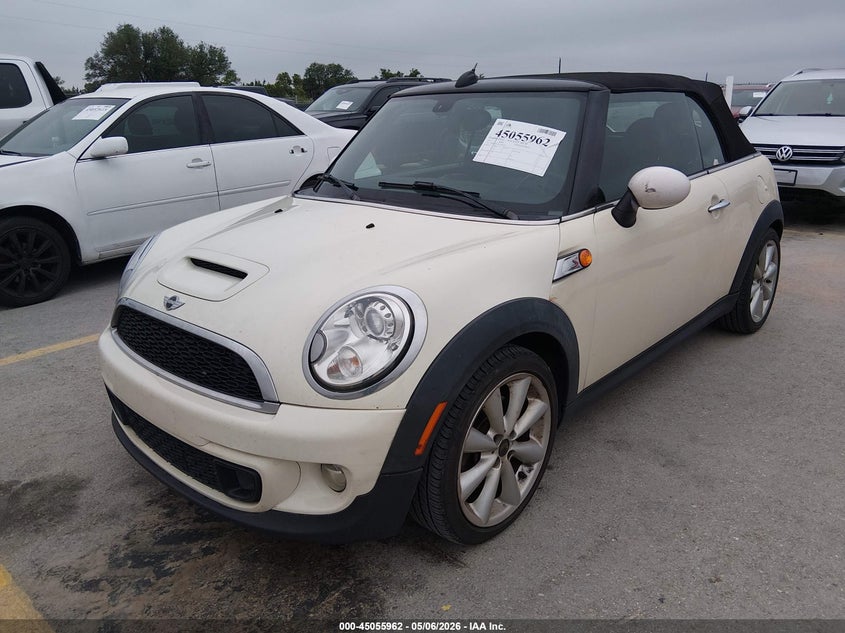 2015 MINI CONVERTIBLE auction photo 2