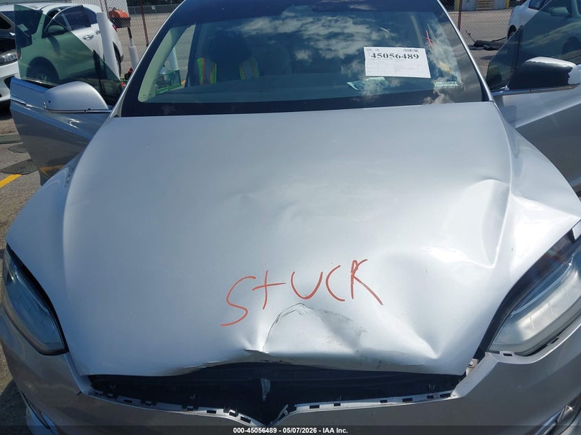 2018 Tesla Model X 100D/75D/P100D VIN: 5YJXCAE25JF111832 Lot: 45056489