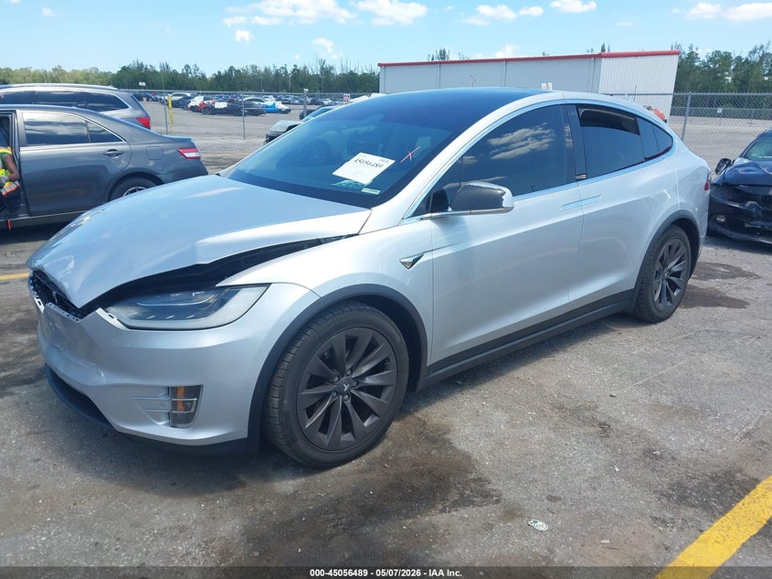2018 Tesla Model X 100d/75d/P100d 5YJXCAE25JF111832 photo 1