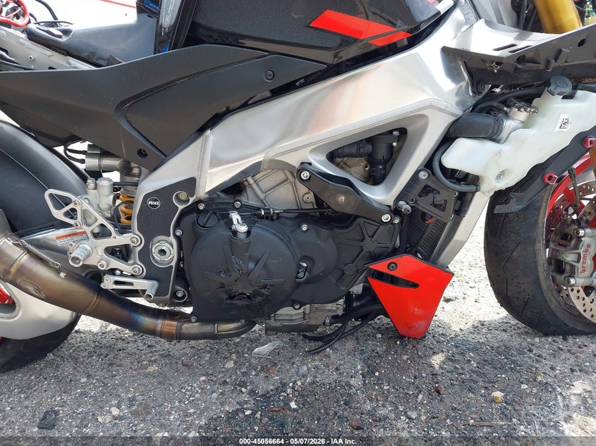 2021 APRILIA TUONO V4 auction photo 8