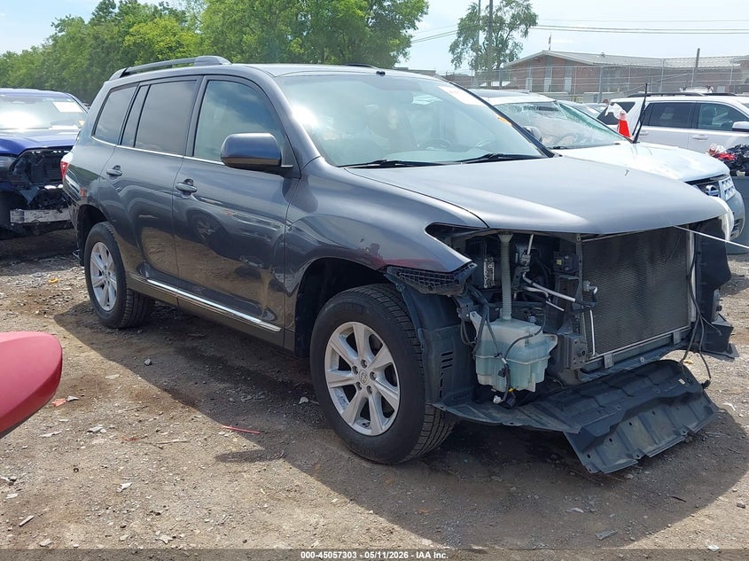 2013 TOYOTA HIGHLANDER SE V6