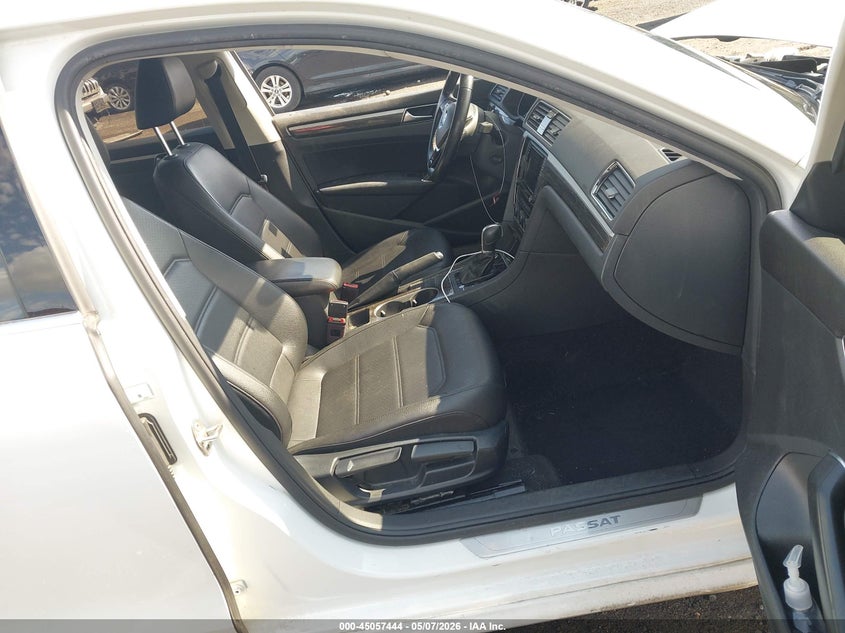 VOLKSWAGEN PASSAT 2018 VIN 1VWBA7A36JC042712