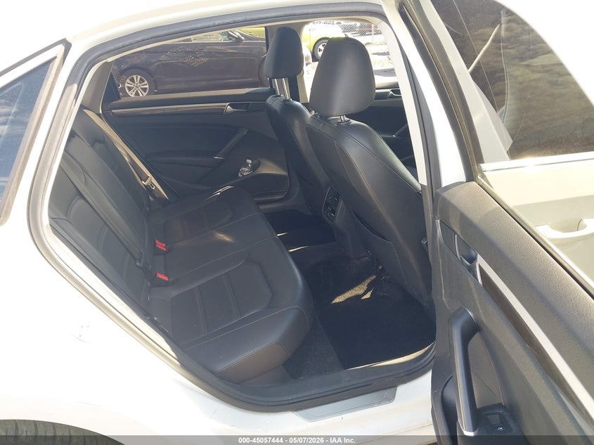 VOLKSWAGEN PASSAT 2018 VIN 1VWBA7A36JC042712