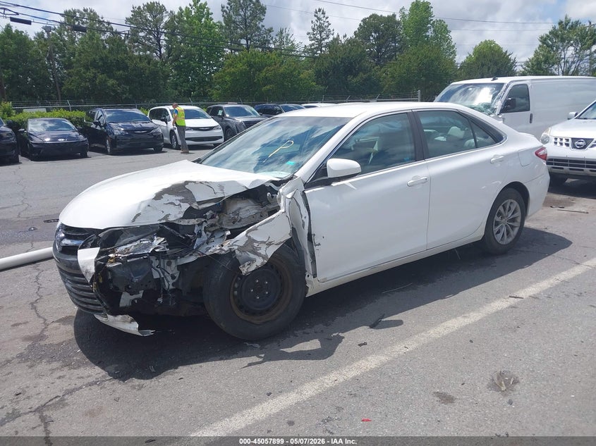 2016 Toyota Camry Le 4T1BF1FK9GU127107 photo 1