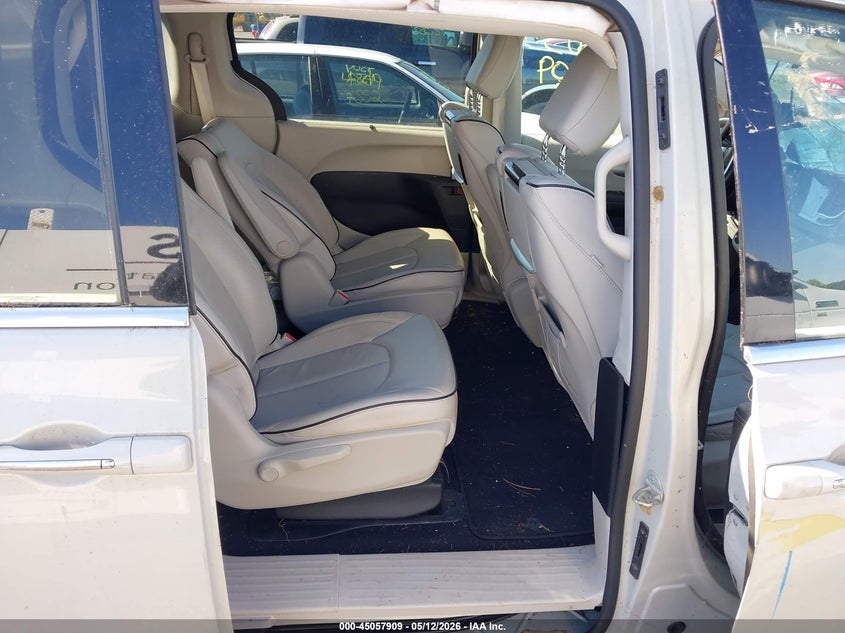 2019 CHRYSLER PACIFICA HYBRID auction photo 8