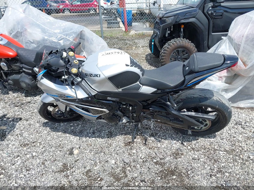 2025 Suzuki Gsx-R1000 VIN: JS1DM11B6S7100443 Lot: 45057927