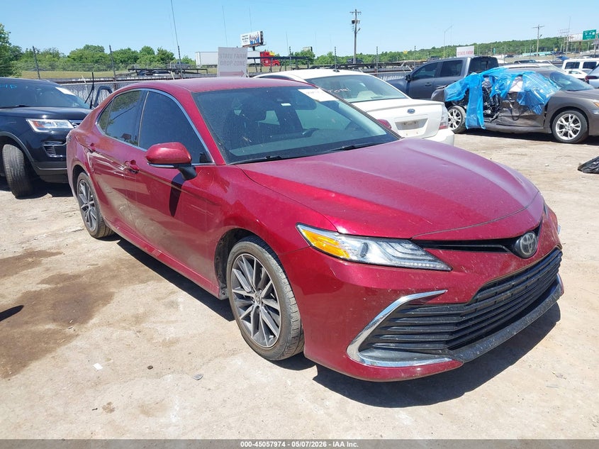 2021 TOYOTA CAMRY XLE — Галерея фотографий