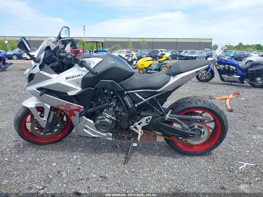 2024 Suzuki Gsx800 F VIN: JS1EM13B2R7102282 Lot: 45058249
