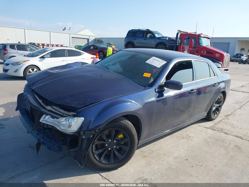 Vin: 2c3ccaag2fh921957, lot: 45556662, chrysler 300 limited 20152