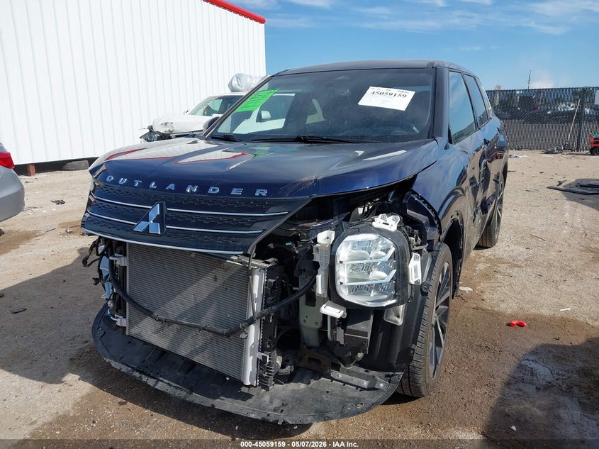 2024 MITSUBISHI OUTLANDER auction photo 2